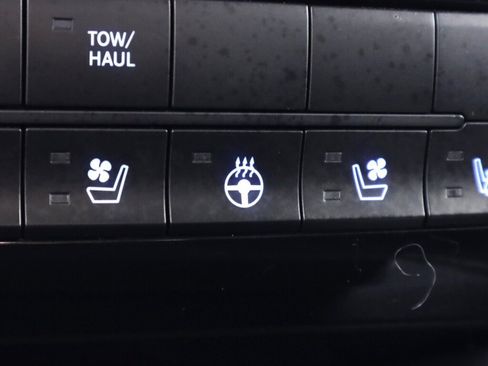 Used 2018 RAM 1500 Sport image 24