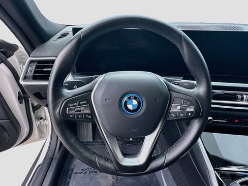 Used 2024 BMW i4 eDrive35 w/ Premium Package RWD image 10