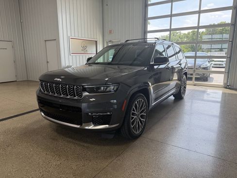 Used 2023 Jeep Grand Cherokee L Summit AWD/4WD image 2