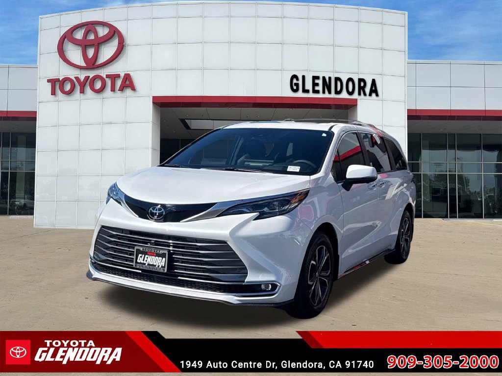 New 2026 Toyota Sienna Platinum AWD/4WD image 4