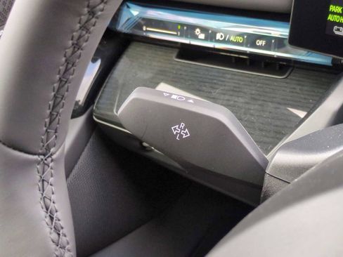 Certified 2025 BMW i5 xDrive40 w/ M Sport Package image 29