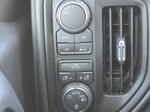 Used 2023 Chevrolet Silverado 1500 Custom image 12