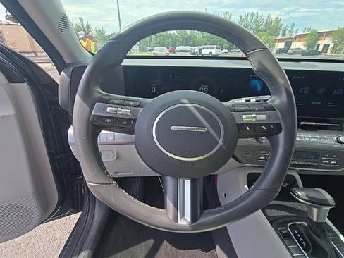 Used 2024 Hyundai Kona SEL FWD image 3