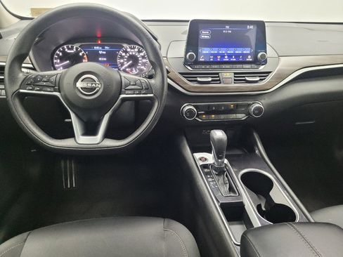Used 2024 Nissan Altima 2.5 SV FWD image 22