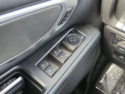 Used 2025 Ford Expedition Platinum AWD/4WD image 19
