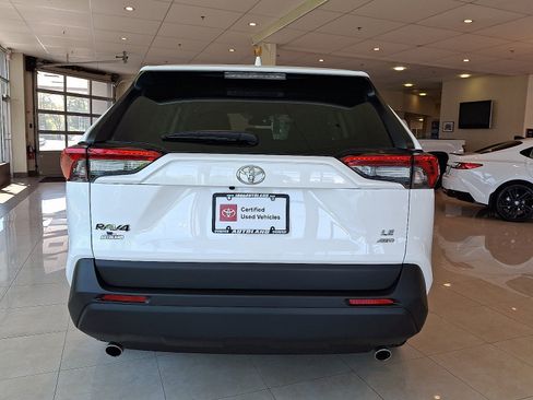 Used 2025 Toyota RAV4 LE AWD/4WD image 6