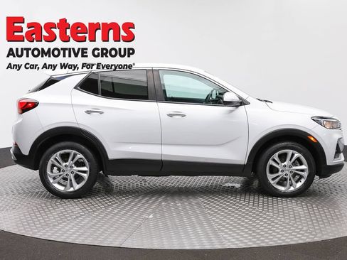 Used 2022 Buick Encore GX Preferred w/ Cold Weather Comfort Package FWD image 4
