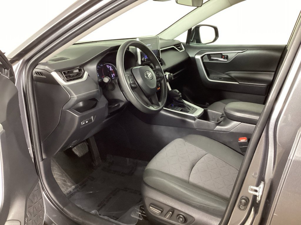 Used 2024 Toyota RAV4 XLE AWD/4WD image 29