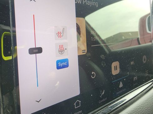 Used 2025 Chrysler Pacifica Select image 31