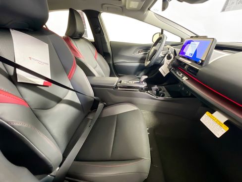 New 2026 Toyota Prius Plug-In Hybrid FWD image 30