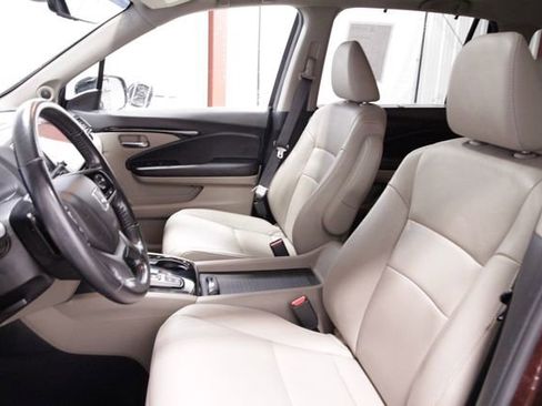 Used 2022 Honda Pilot Touring image 13