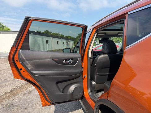 Used 2020 Nissan Rogue SL w/ Premium Package AWD/4WD image 24