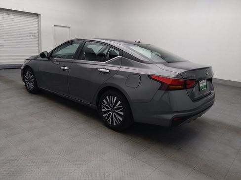 Used 2025 Nissan Altima 2.5 SV FWD image 3