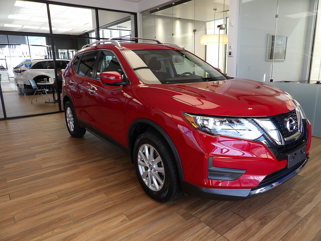 Used 2017 Nissan Rogue SV w/ SV Premium Package AWD/4WD image 3