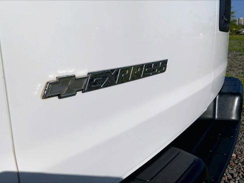 Used 2019 Chevrolet Express 3500 LT w/ LT Preferred Equipment Group image 13