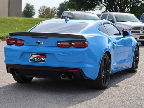 Used 2022 Chevrolet Camaro LT w/ Technology Package image 9