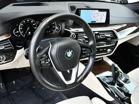 Used 2017 BMW 530i RWD image 44