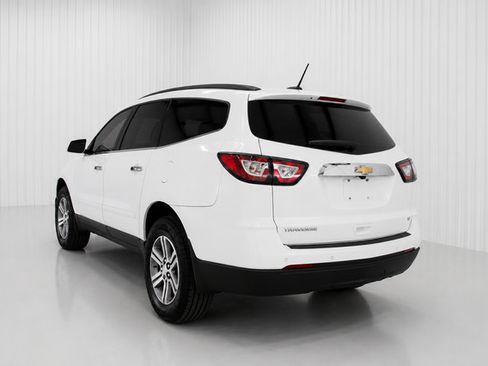 Used 2017 Chevrolet Traverse LT FWD image 4