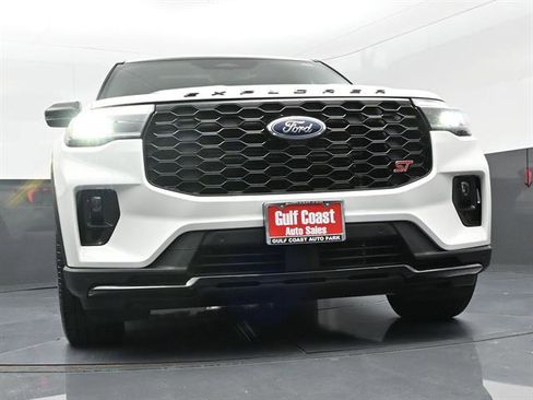Used 2025 Ford Explorer ST AWD/4WD image 37