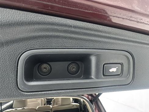 Used 2016 Honda Pilot Touring image 17