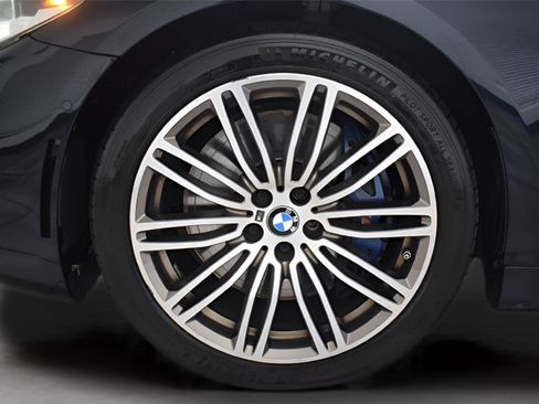 Used 2019 BMW M550i xDrive w/ Premium Package 2 image 30
