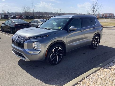 Used 2022 Mitsubishi Outlander SEL image 1