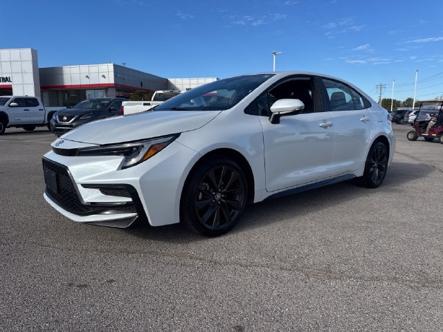 Used 2026 Toyota Corolla SE w/ SE Package FWD image 2
