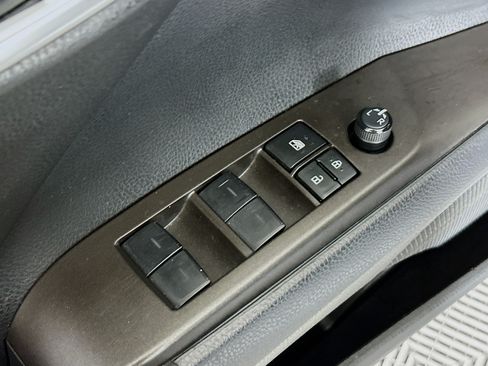 Used 2023 Toyota Camry SE FWD image 14