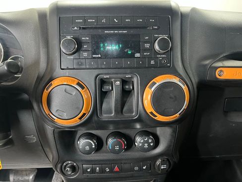 Used 2012 Jeep Wrangler Rubicon w/ Dual Top Group image 11