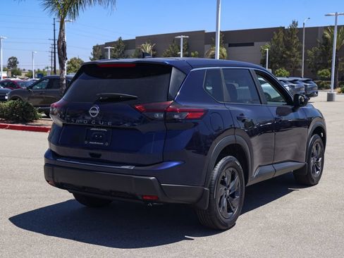 New 2026 Nissan Rogue SV FWD image 4