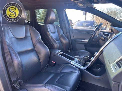 Used 2015 Volvo XC60 T5 Platinum w/ Climate Package image 17