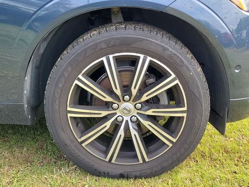 Used 2018 Volvo XC60 T5 Inscription w/ Convenience Package image 9