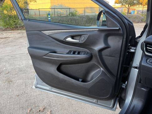 Used 2025 Buick Envista Sport Touring image 20