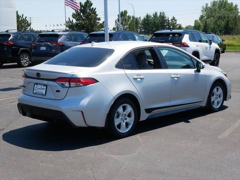 Certified 2026 Toyota Corolla SE FWD image 5