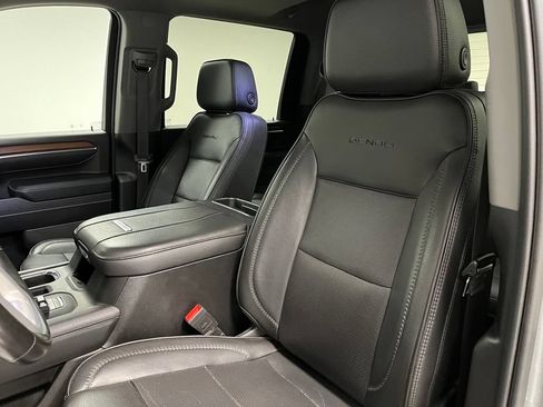 Used 2024 GMC Sierra 3500 Denali w/ Technology Package AWD/4WD image 22