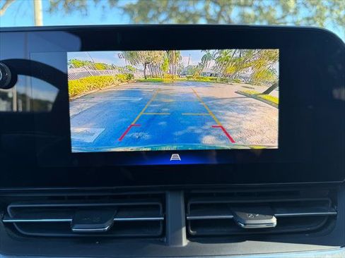 Used 2025 Chevrolet Trax LT FWD image 27