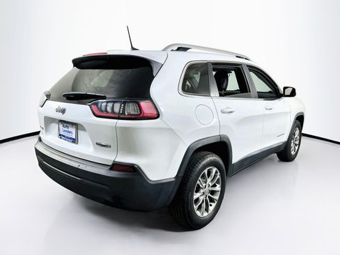 Used 2019 Jeep Cherokee Latitude Plus w/ Cold Weather Group AWD/4WD image 5