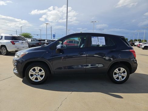 Used 2018 Chevrolet Trax LS FWD image 4