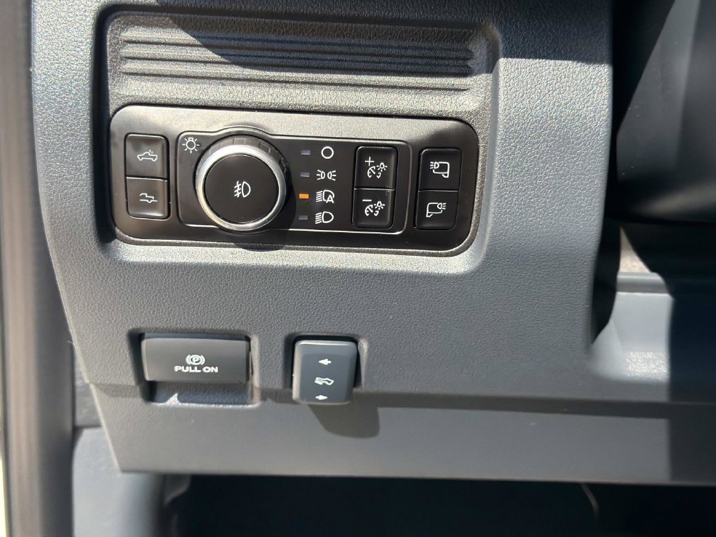 Used 2025 Ford F250 Platinum AWD/4WD image 23