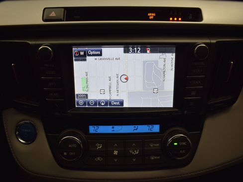 Used 2018 Toyota RAV4 Limited w/ Advanced Technology Package image 19