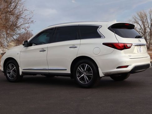 Used 2020 INFINITI QX60 Luxe w/ Essential Package image 7