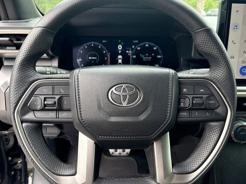 Used 2024 Toyota Tacoma TRD Sport AWD/4WD image 12