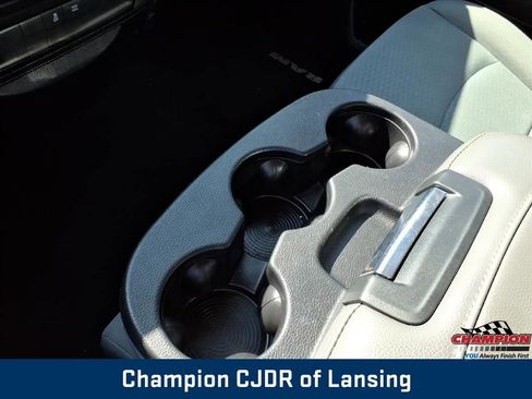 Used 2018 RAM 1500 Express image 23