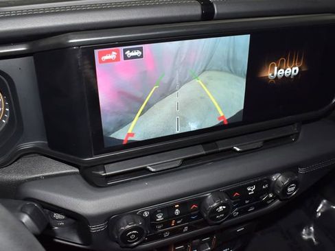 Used 2024 Jeep Wrangler Unlimited Rubicon image 15