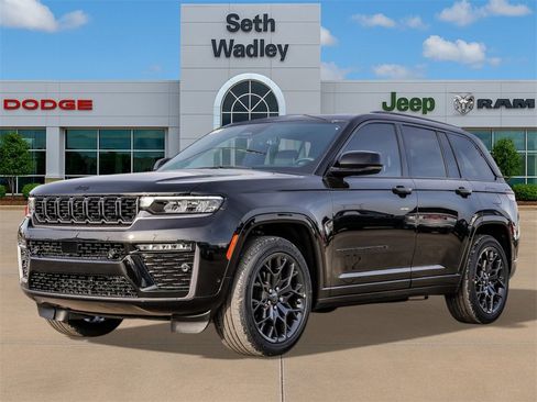 New 2026 Jeep Grand Cherokee Summit image 3