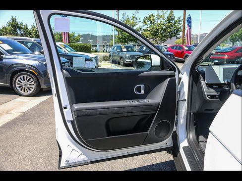 Certified 2024 Hyundai Ioniq 5 SEL RWD image 27