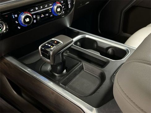 Certified 2022 GMC Sierra 1500 SLT w/ SLT Convenience Package image 16