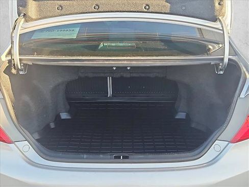 Used 2014 Toyota Camry LE FWD image 6