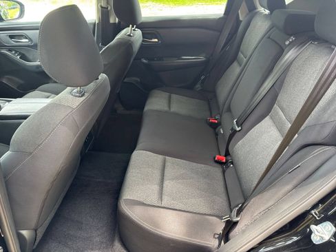 Used 2025 Nissan Rogue SV AWD/4WD image 28