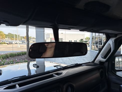 Used 2019 Jeep Wrangler Unlimited Sport S AWD/4WD image 15